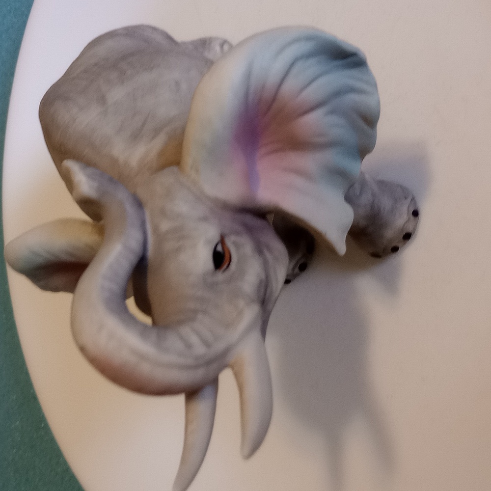 Ceramic Elephant - Picture 4 of 4